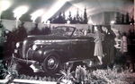 1940 CHEV CONVT. WITH PEOPLE B&W PHOTO
